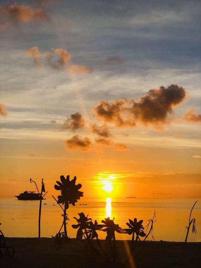 Dům (320 m²), pokoje: 11, vlastní koupelny: 12, destinace: Jižní Male Atoll Guraidhoo  Exteriér fotografie
